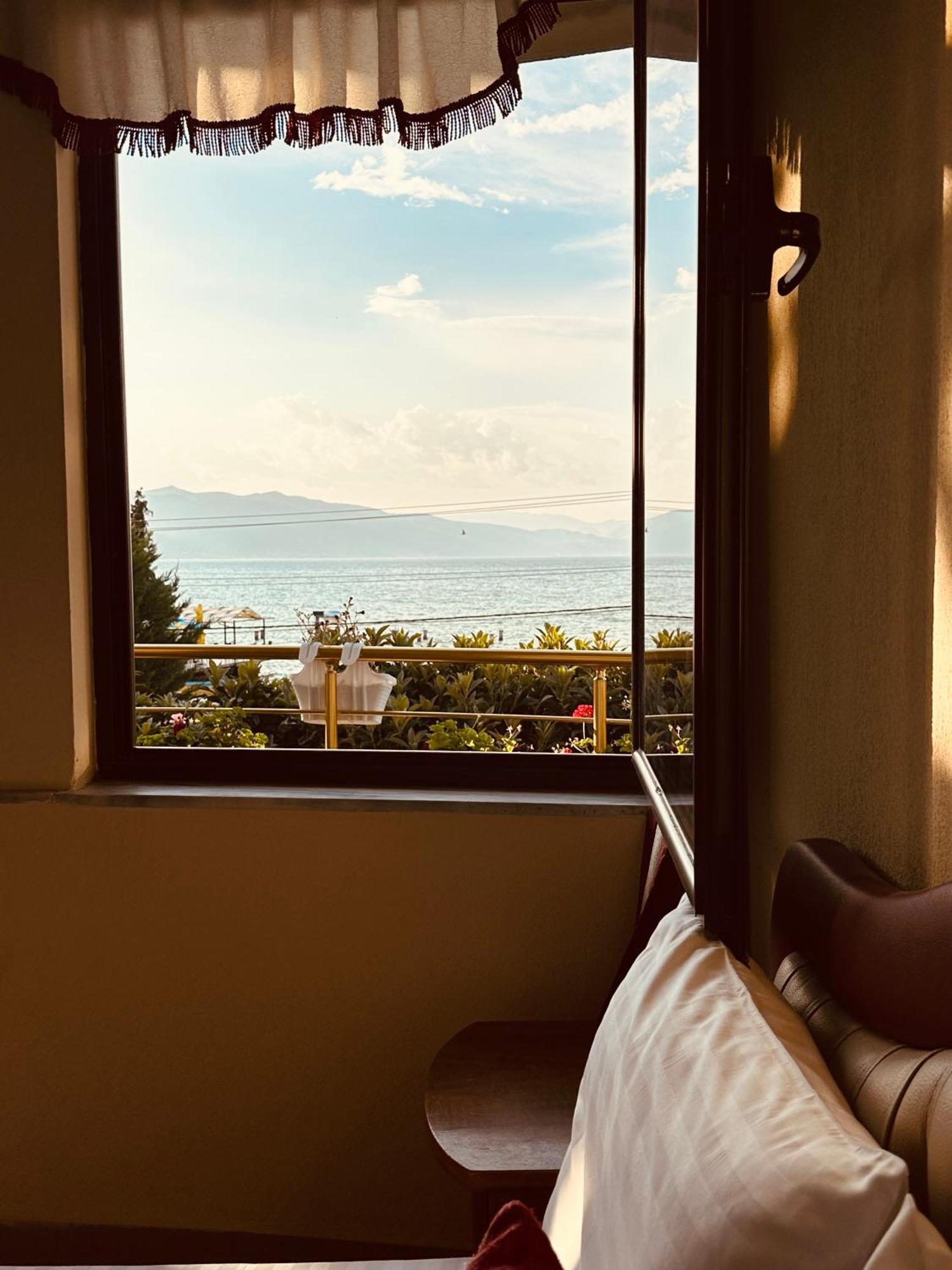 Hotel Saint Marena Pogradec Buitenkant foto